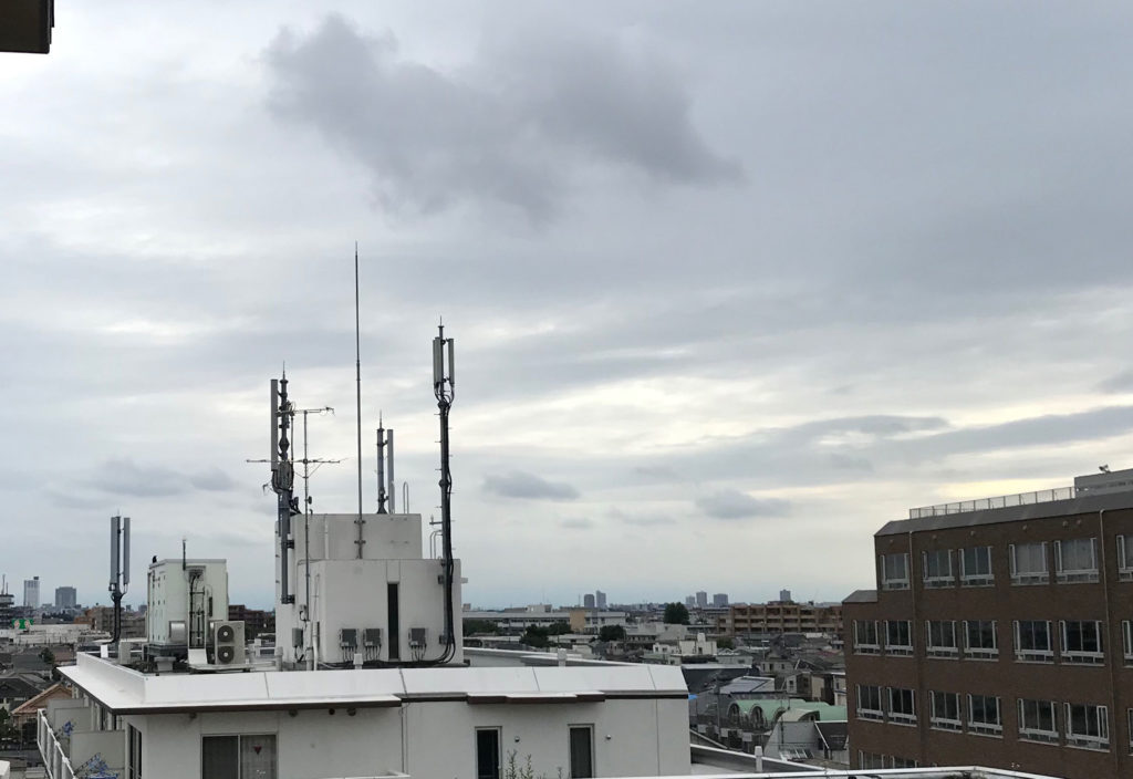ビル屋上に設置された基地局