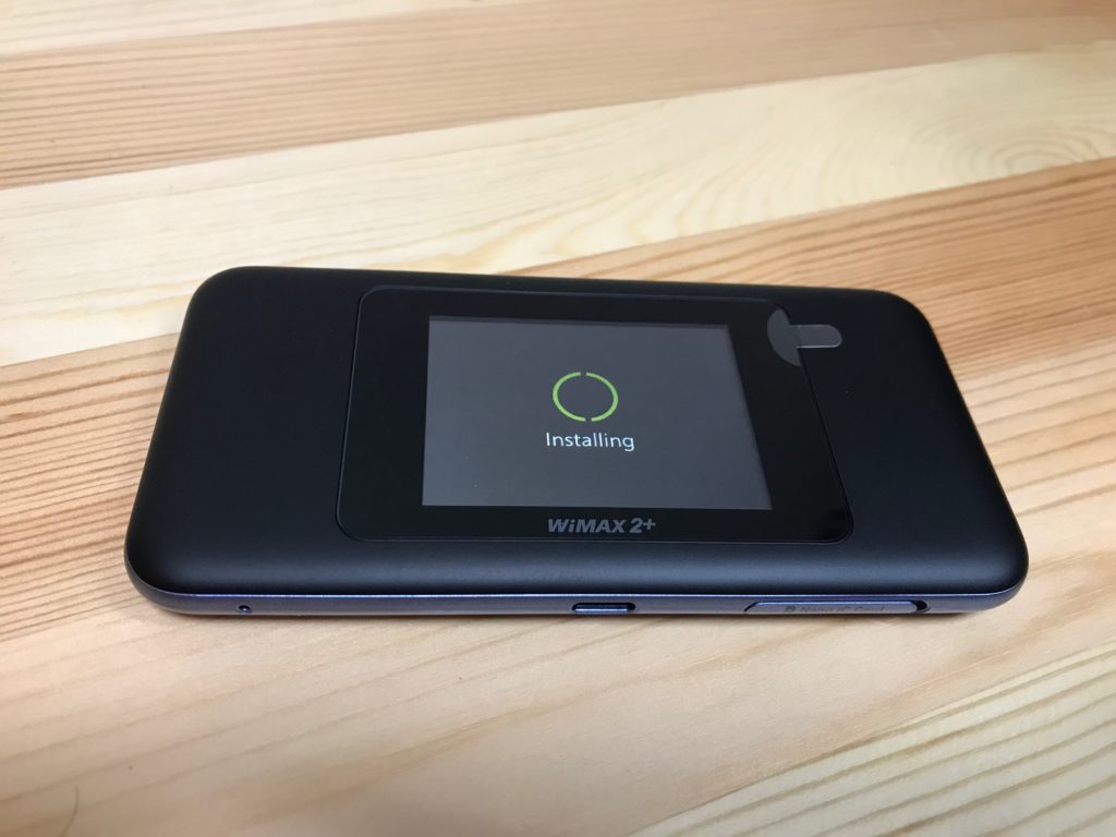 WiMAX Speed Wi-Fi W06立ち上げ中