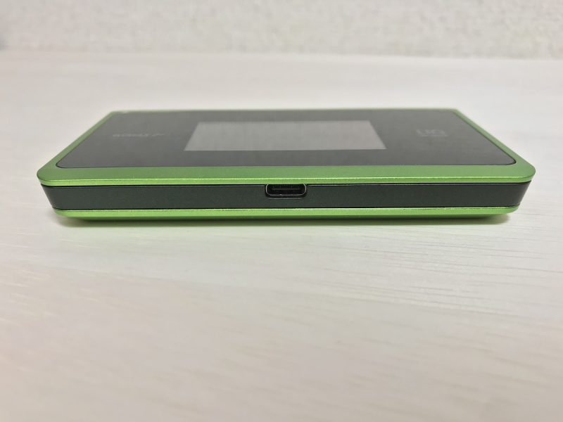 WiMAX WX06のUSBケーブルインターフェース