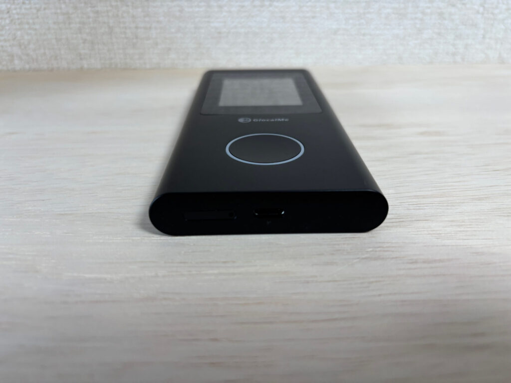 Numen Air U50の底面端子