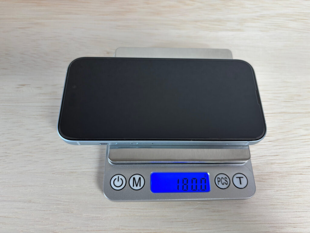 iPhone 15の重量は180.0g