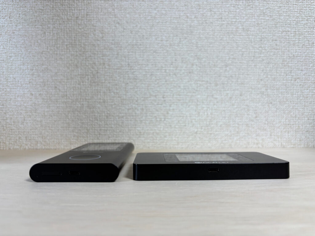 Numen Air U50と4G端末NA01の厚さ比較