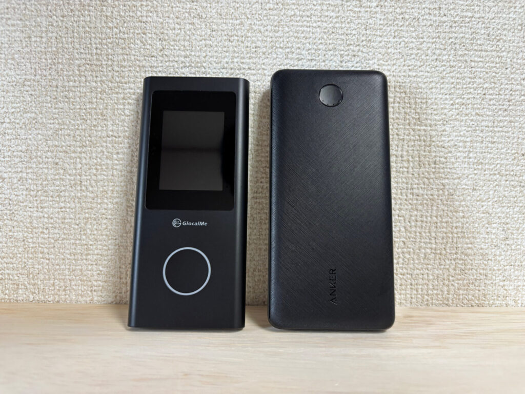 Numen Air U50とANKER PowerCore Essential 20000の大きさ比較
